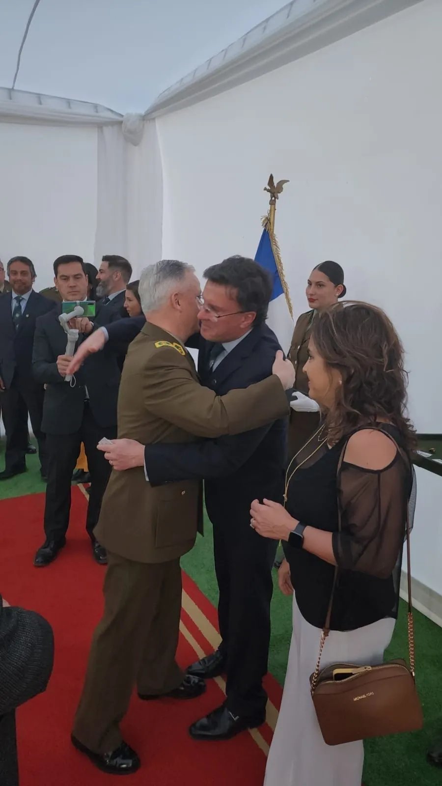 Entrega de la distinción del Círculo de Amigos de Carabineros