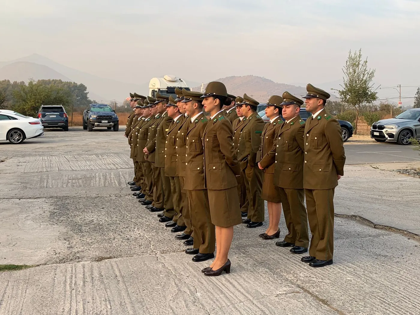 Formación de Carabineros en la ceremonia del Círculo de Amigos